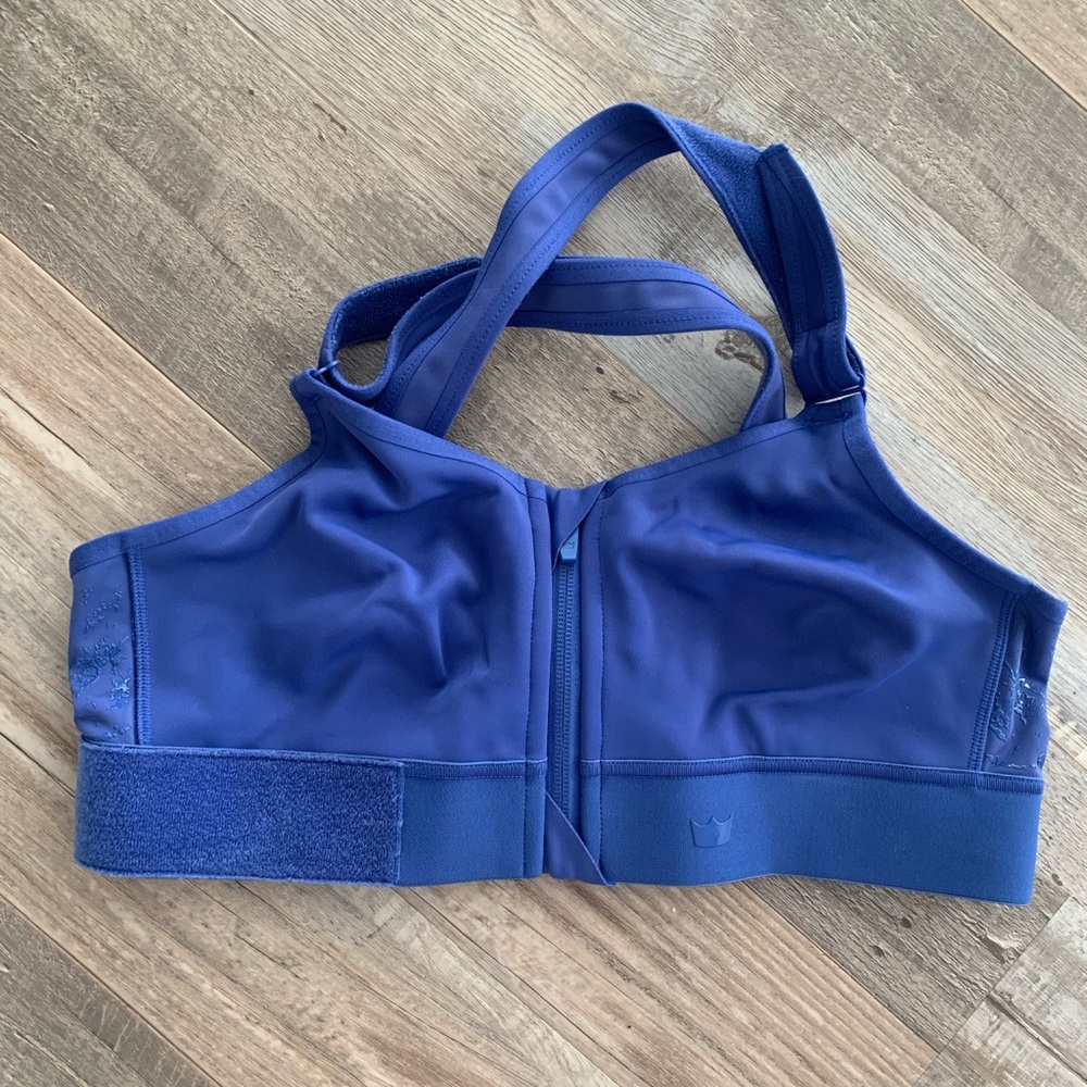 NWOT Shefit flex sports bra